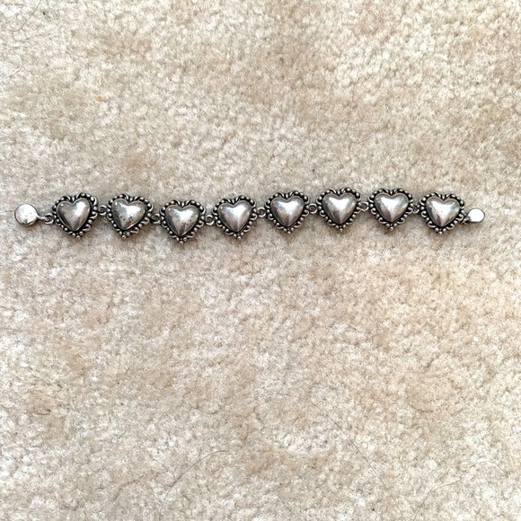 Silver Hearts Bracelet With Magnetic Closure - Picture 4 of 4